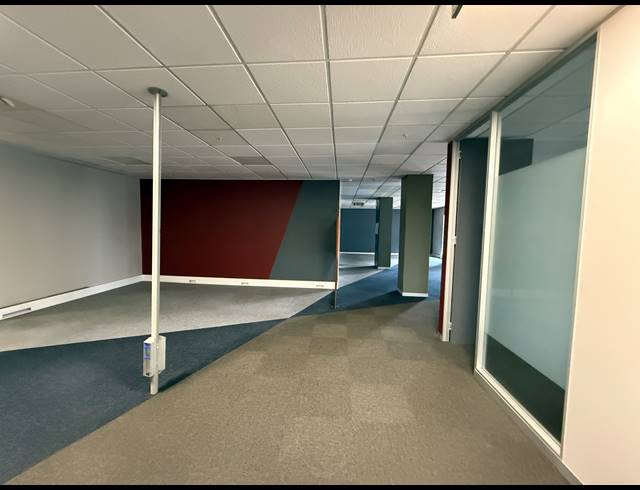 574M² OFFICE TO LET IN ROSEBANK
